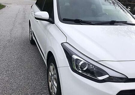 Hyundai i20 blue 1.0 T-GDI Trend