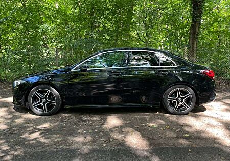 Mercedes-Benz A 200 Mercedes Benz A-Klasse Limousine AMG Line