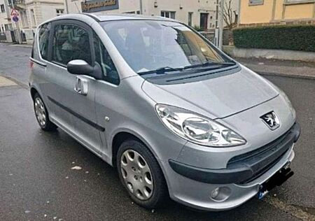 Peugeot 1007 110 2-Tronic Premium
