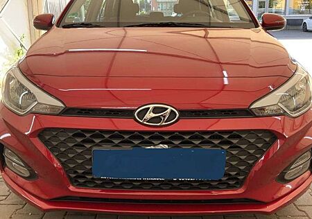 Hyundai i20 blue 1.0 T-GDI DCT Trend