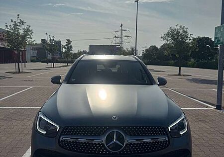Mercedes-Benz GLC 300 e 4Matic 9G-TRONIC AMG Line