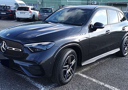 Mercedes-Benz GLC 300 4Matic, 9G, DIGITALLIGHT, AMG ,PANO, AHG, NIGHTP.