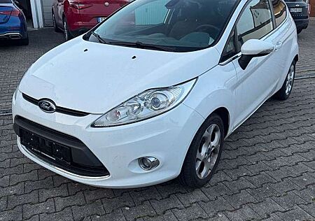 Ford Fiesta 1.6 Titanium 1.Hand, Pdc,8 Fach