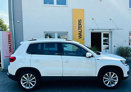 VW Tiguan Volkswagen Lounge = DSG - 4Motion - Navigation =