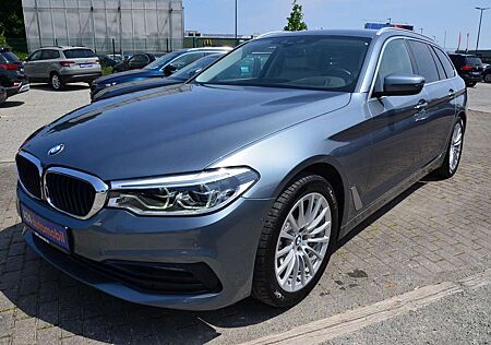 BMW 530 d Touring Sport Line LED Navi Head Up Leder AHK