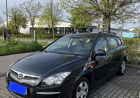 Hyundai i30 i30cw 1.6 CRDi Classic TÜV bis 10/26