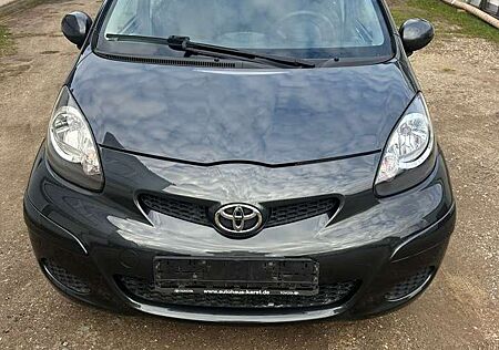 Toyota Aygo . Bj2011 1.0 Benziner