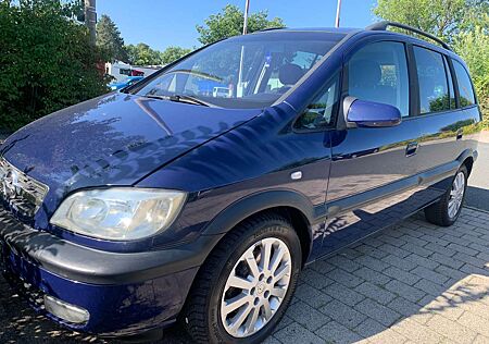 Opel Zafira 2.2 DTI Executive