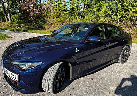 Alfa Romeo Giulia 2.9 V6 Bi-Turbo AT8 Quadrifoglio