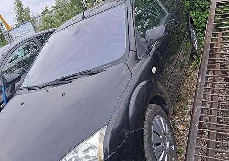 Ford Focus Fließheck 3-Türer 1.6 16V Aut. Trend