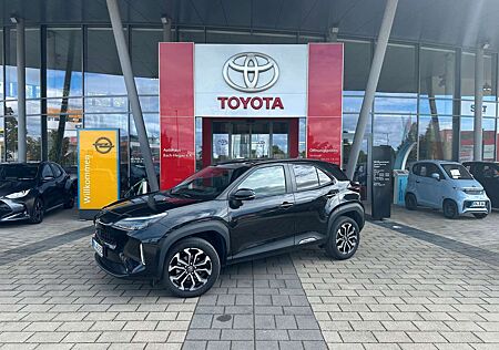 Toyota Yaris Cross Hybrid Team Deutsch. SAFETY+WINTER