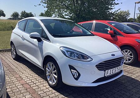 Ford Fiesta Titanium, Navi/WP/PDC/1 Satz WinterR.