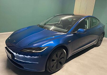 Tesla Model 3 RWD Highland. ab 2,49%/299€ mtl.