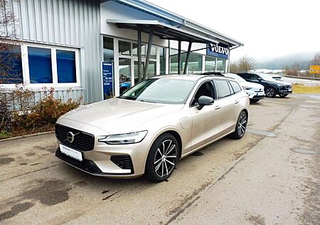 Volvo V60 Kombi Plus Dark Recharge Plug-In Hybrid AWD