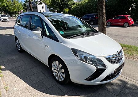 Opel Zafira C Tourer Edition Xenon TÜV Neu