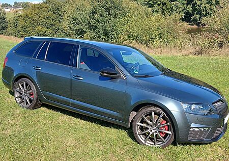 Skoda Octavia III Combi Combi 2.0 TSI DSG RS