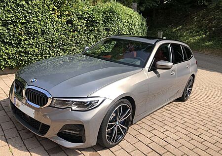 BMW 330i 330 Touring xDrive Aut. M Sport, Top Ausstattung