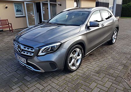 Mercedes-Benz GLA 200 Urban LED PANORAMA NAVI RFKA SHZ