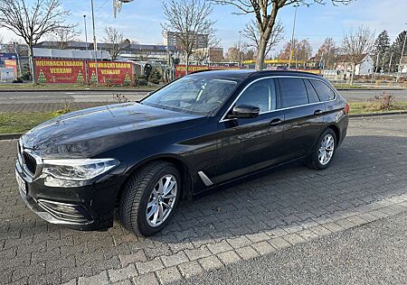 BMW 520d 520 xDrive SportLine HUD+ACC+360+STNDH+TLeder