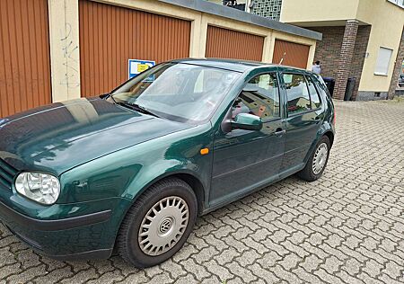 VW Golf Volkswagen 1.6