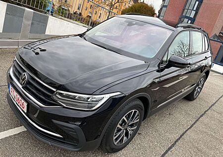 VW Tiguan Volkswagen Life 2.0TDI DSG/ACC/Kamera