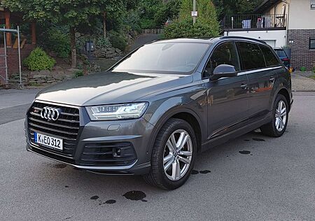 Audi SQ7 +4.0+TDI+quattro+tiptronic