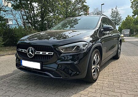 Mercedes-Benz GLA 200 7G-DCT Progressive Advanced