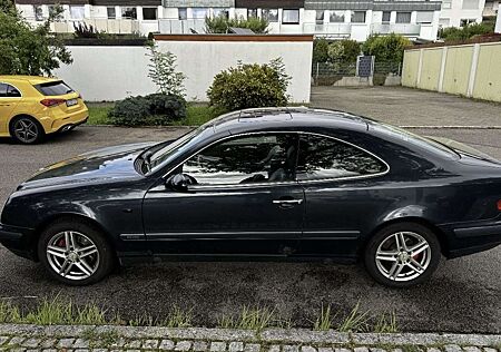 Mercedes-Benz CLK 200 gebraucht kaufen Mercedes-Benz CLK 200 Coupe Elegance