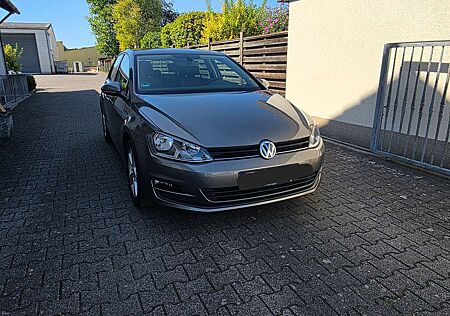 VW Golf Volkswagen VII 1.4 TSI 140 PS GR.NAVI BLUETOOTH USB DVD