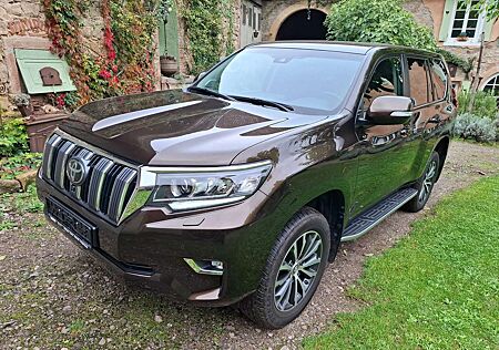 Toyota Land Cruiser 2.8 D-4D AUTOM. EXECUTIVE 360° AHK RENTNER-KFZ!