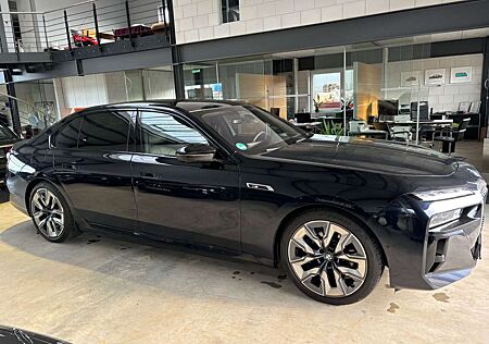 BMW 760 e xDrive MPerformance Paket Neupreis 211.550
