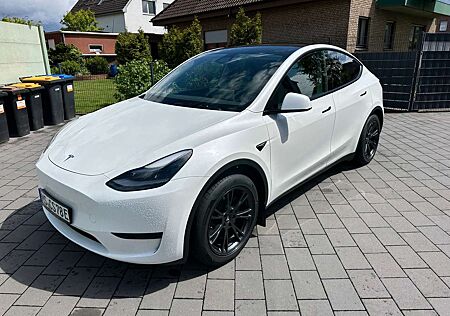 Tesla Model Y Model Y RWD