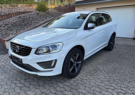 Volvo XC 60 XC60 Momentum AWD R-Design,Scheckheft bei