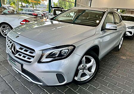 Mercedes-Benz GLA 180 DCT Urban-AHK-LED-Leder-PTS-Navi
