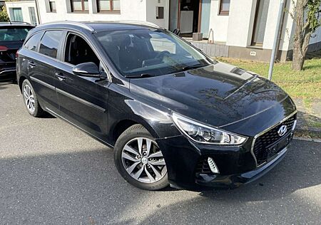 Hyundai i30 1.6CRDi Autom.Navi.Klima.Temp.Kam.SHZ.GARANTIE