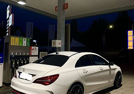 Mercedes-Benz CLA 250 AMG*Sport*Pano*Night*4MATIC*8R*HU/Service NEU