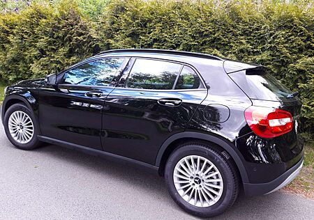Mercedes-Benz GLA 180