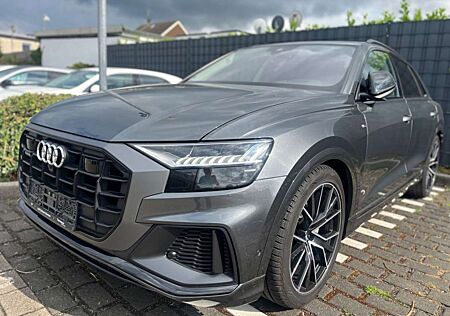 Audi Q8 55 TFSI quattro S-LINE