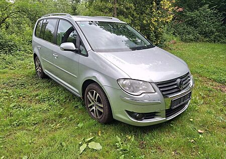 VW Touran Volkswagen Highline
