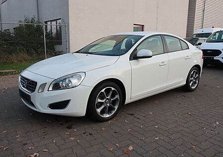 Volvo S60 Lim. Kinetic / Klima / PDC / Tempomat