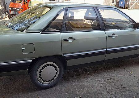 Audi 100