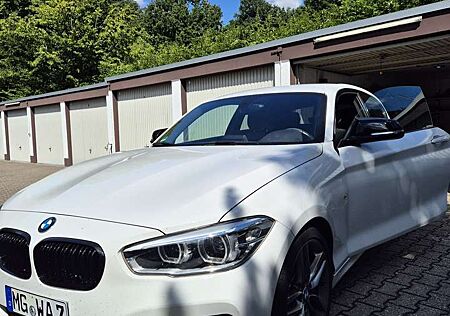BMW 120 d M Sport A / Harman Kardon