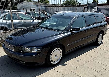 Volvo V70 2.4 D5 Premium / Automatik/TÜV NEU