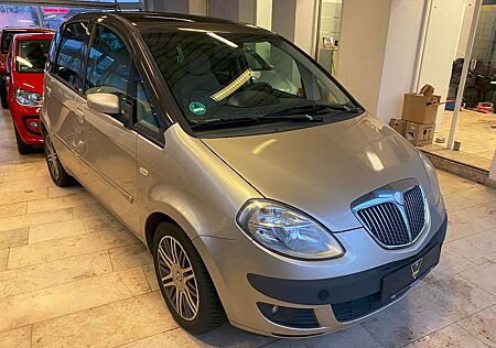 Lancia Musa 1.4 16V Platino /Autm./Led./SHZ/PDC/Navi/