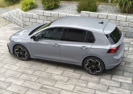 VW Golf Volkswagen 1.5 eTSI 150PS OPF DSG R-Line Facelift