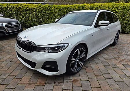BMW 320 i M Sport Pano LivePR HUD Hifi Memo Laser 19