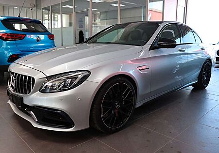 Mercedes-Benz C 63 AMG Benz 360°,Pano,el.Sitze,LED,Alu 19"