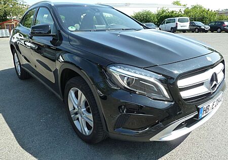 Mercedes-Benz GLA 180 Automatik Klima Navi PDC ( Lackschäden )
