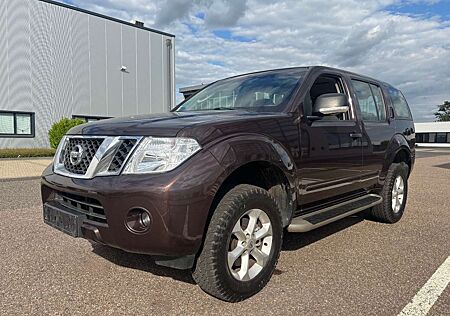 Nissan Pathfinder 2.5 dCi 4WD 7-Sitzer