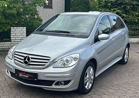 Mercedes-Benz B 200 B -Klasse Schiebedach*SHZ*AHK*Schalter.Get